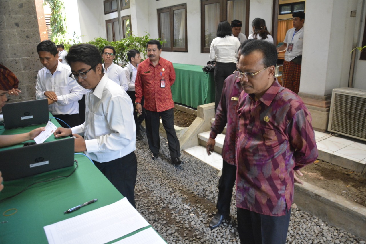 Pantau Tes CPNS Hari Pertama, Dewa Indra Ingatkan Jangan ...